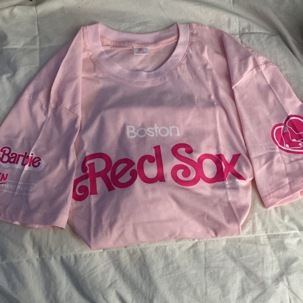 🎉HP🎉 New Barbie Red Sox Kenway short sleeve T-shirt